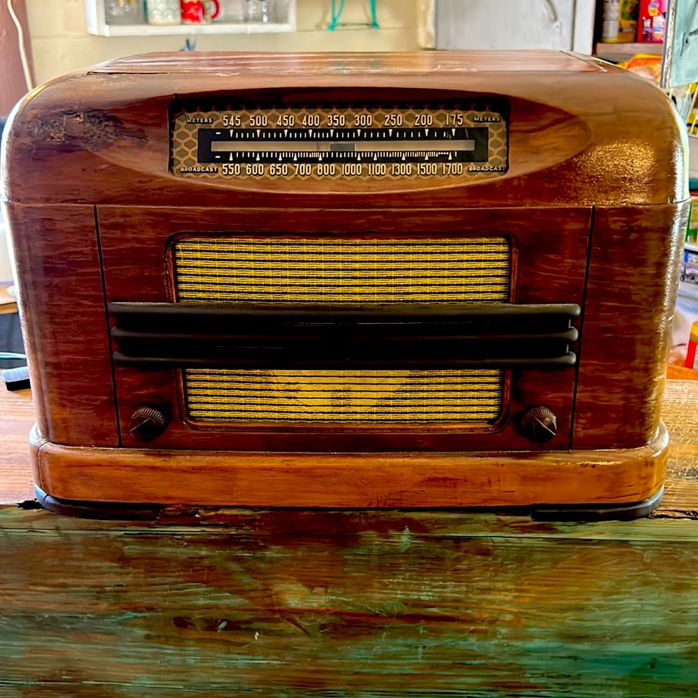 Vintage shortwave radio